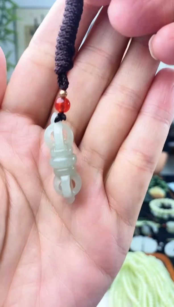 和田玉未镶嵌颈饰1