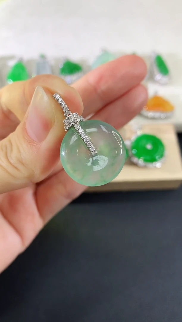 吊坠(不含链)18K金镶嵌翡翠50|7980