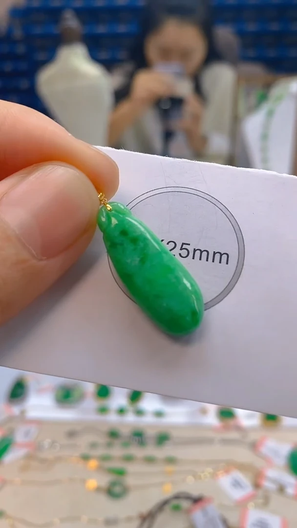 颈饰18K金镶嵌翡翠新号开播 全场乱卖