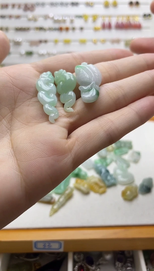 吊坠(不含链)未镶嵌翡翠吊坠(不含链) 未镶嵌 翡翠