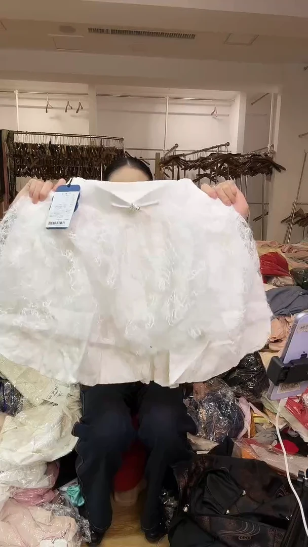 裙子       L码        110-120斤