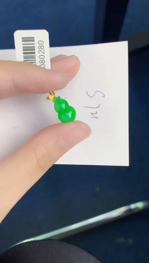 翡翠18K金镶嵌颈饰天然翡翠缅甸A货