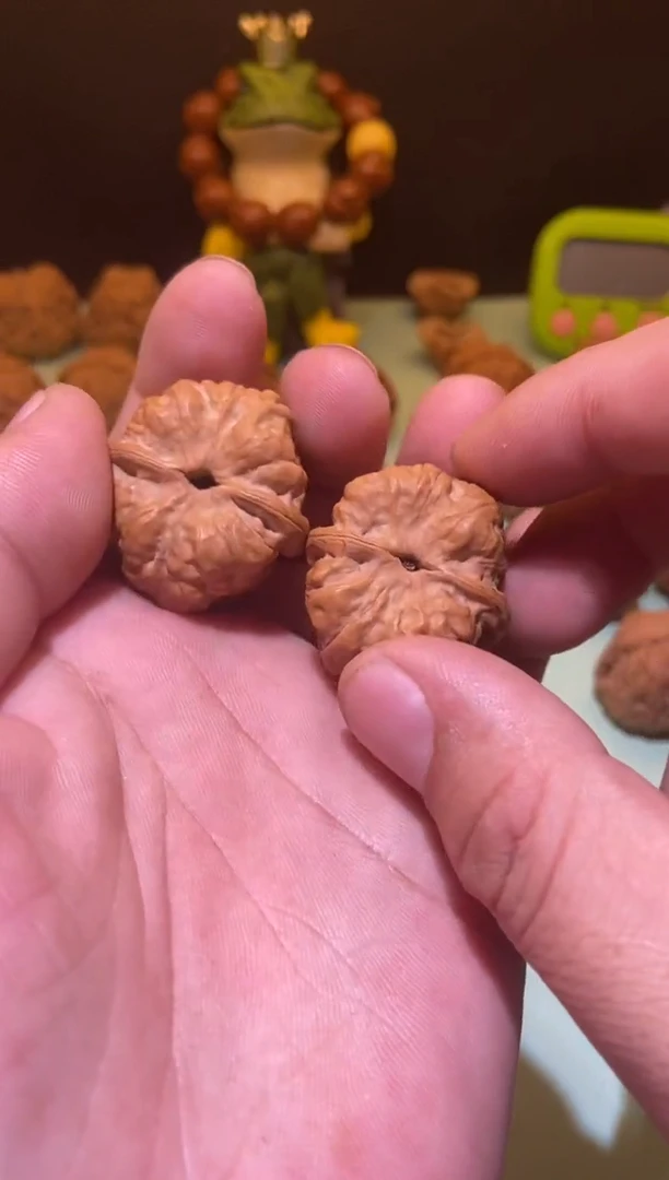 【闪购商品】文玩核桃吊坠山海核饰蛤蟆头32  251