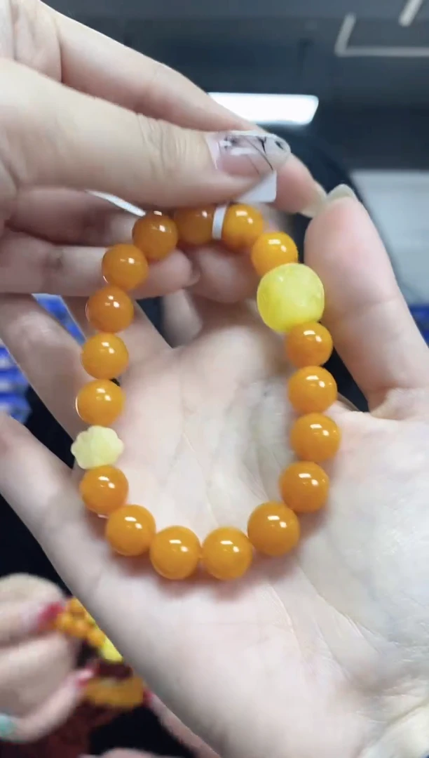 【闪购商品】蜜蜡裸石未镶嵌多样性发其一颜色微差