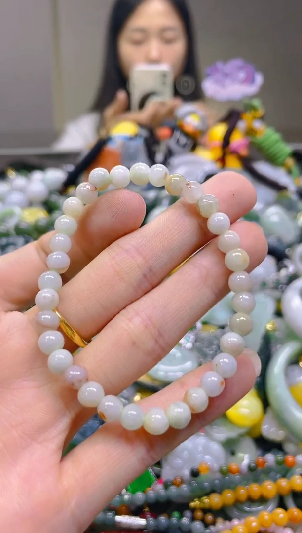 翡翠未镶嵌颈饰6MM/Z/翡翠A货，一件也是批发价