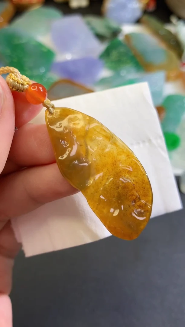 翡翠未镶嵌吊坠(不含链)512