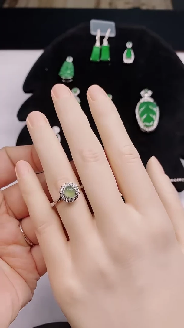 银S800镶嵌戒指翡翠47