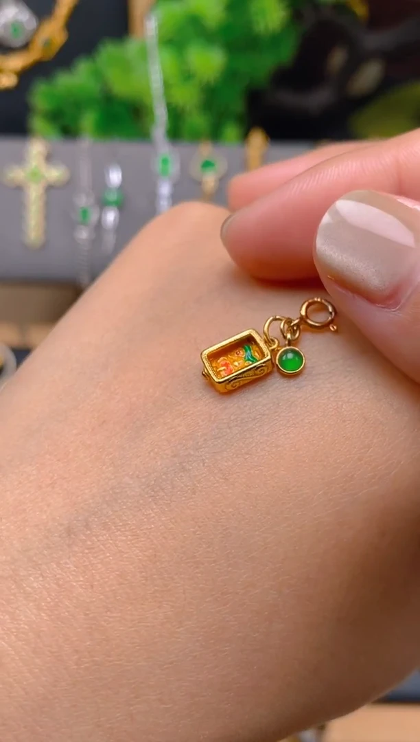 吊坠(不含链)未镶嵌翡翠扎吉拉母