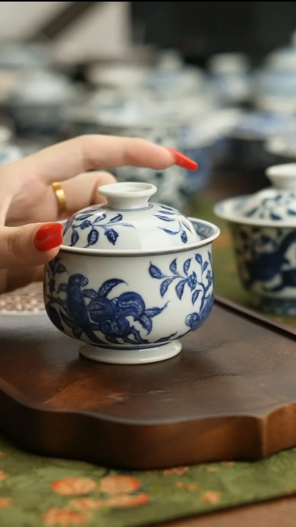 溪月慕明鹦哥福袋盖碗