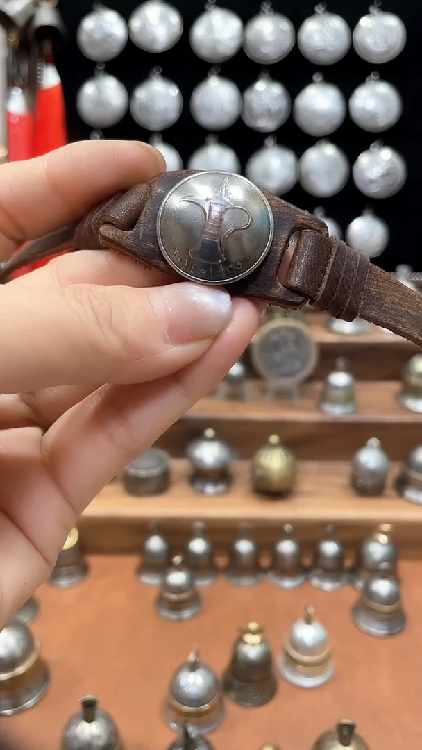 无铁合金无铁合金爱****一法国20生丁95年手环