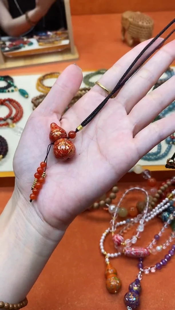 大漆鲜红螺钿葫芦单个脖挂