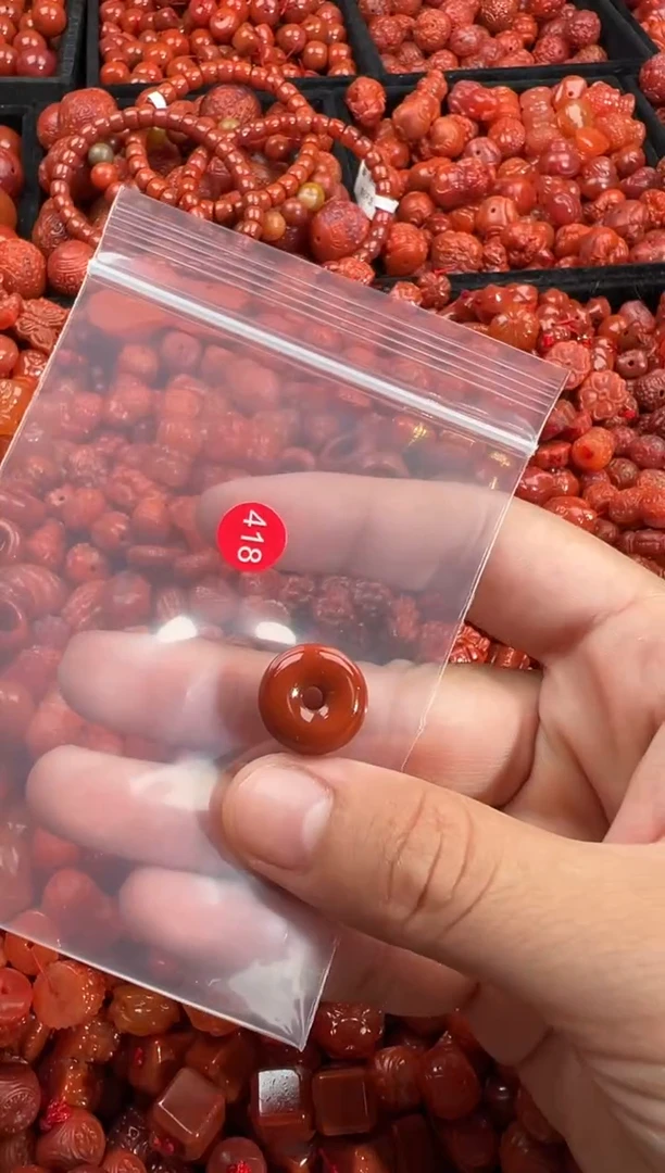 南红玛瑙未镶嵌颈饰1