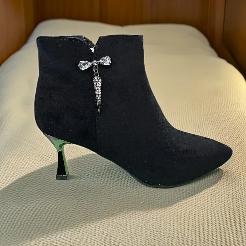 女士英伦风经典气质高跟马丁鞋70901-812