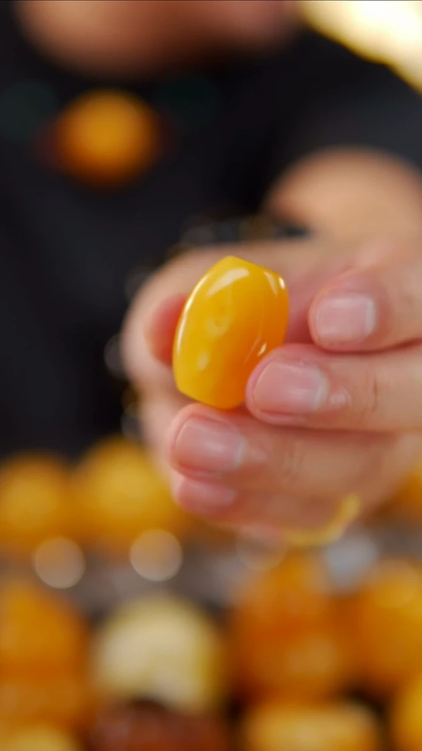 裸石琥珀未镶嵌7.8焦皮料勒子