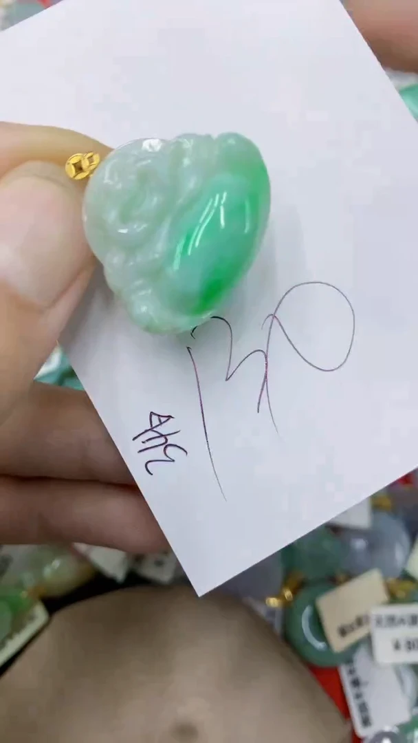 颈饰18K金镶嵌翡翠111111111111