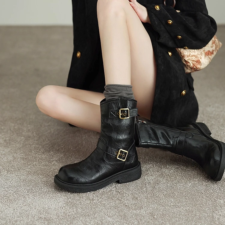 时尚百搭英伦风皮带扣马丁靴女款2025秋冬新款西部靴平底圆头短靴