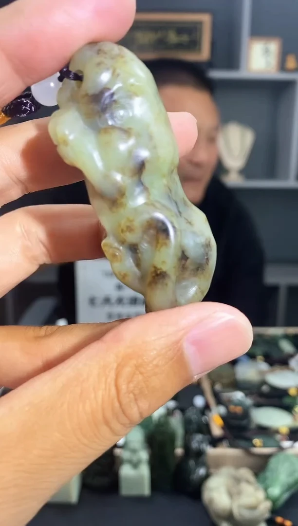 和田玉未镶嵌颈饰1