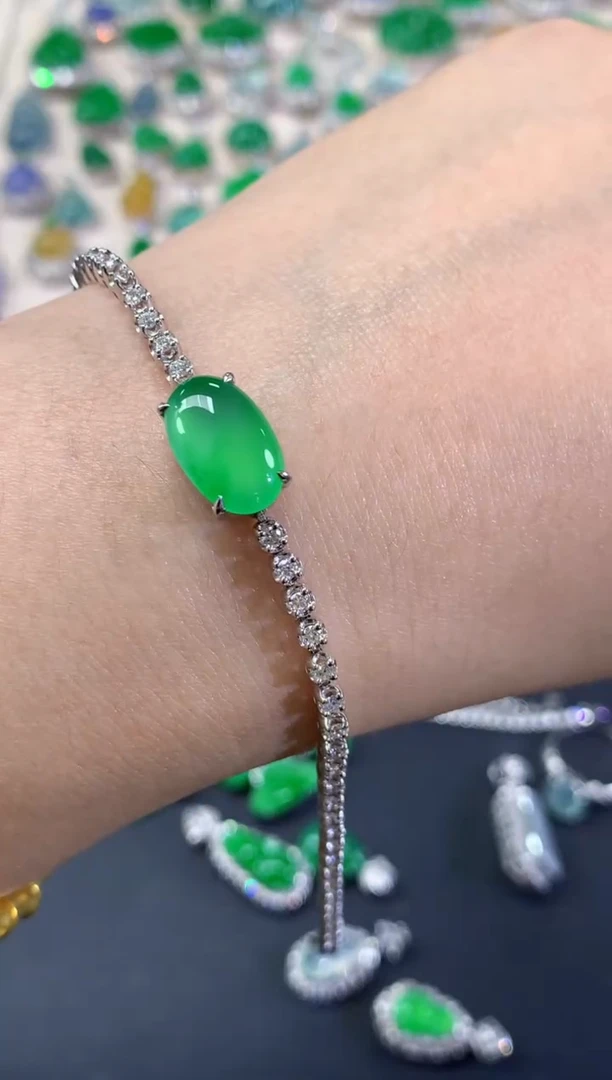 18K金镶嵌手链翡翠小*毛C277|69800