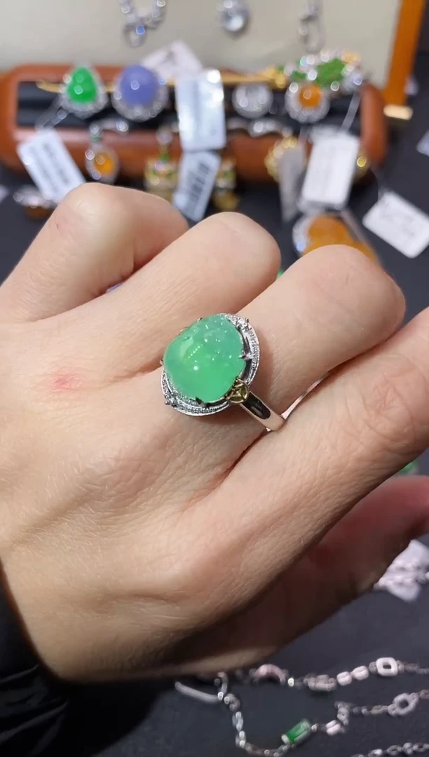 【闪购商品】翡翠戒指18K金镶嵌戒指