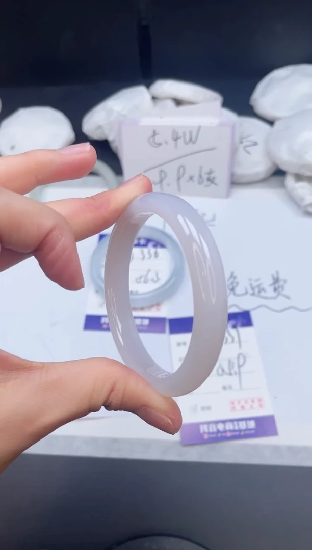 【闪购商品】石英质玉手镯未镶嵌337/55.9