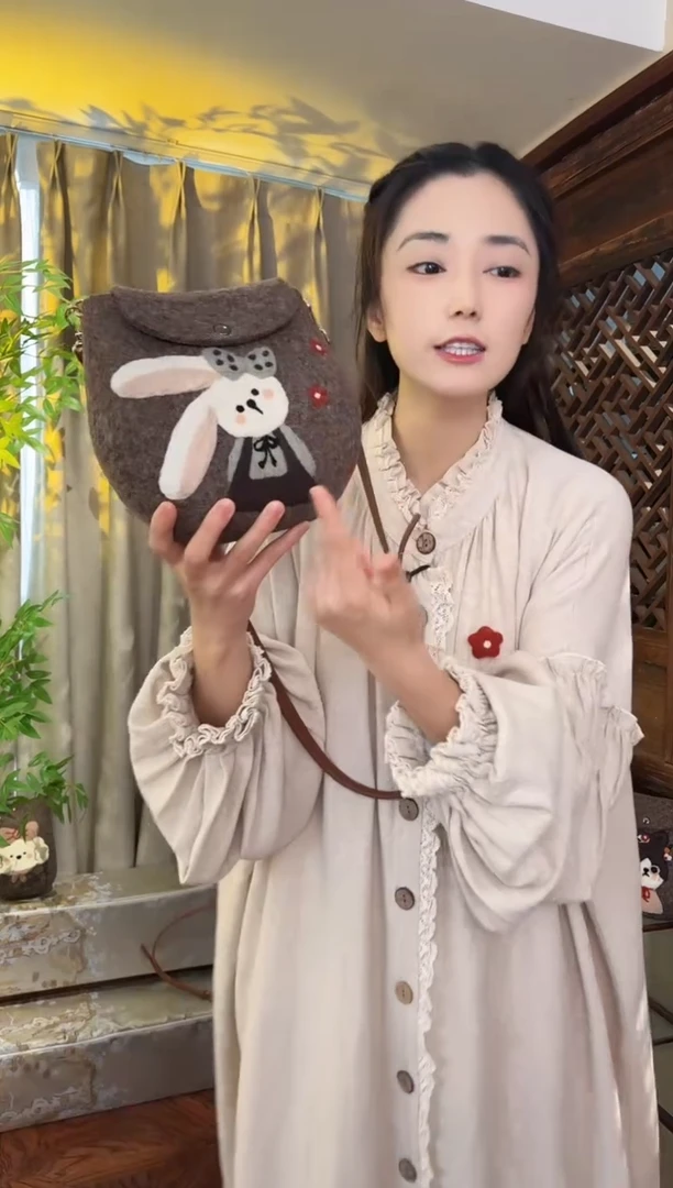 羊毛非遗纯手工包  蛋蛋包三花兔