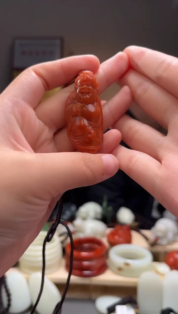 颈饰未镶嵌南红玛瑙吊坠