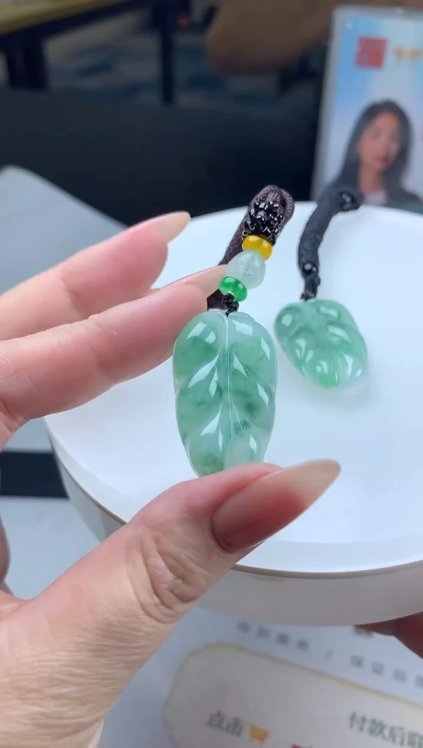 翡翠未镶嵌颈饰翡翠叶子多样性发一件