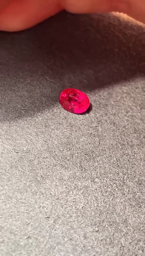 裸石红宝石1.06克拉无烧鸽血红
