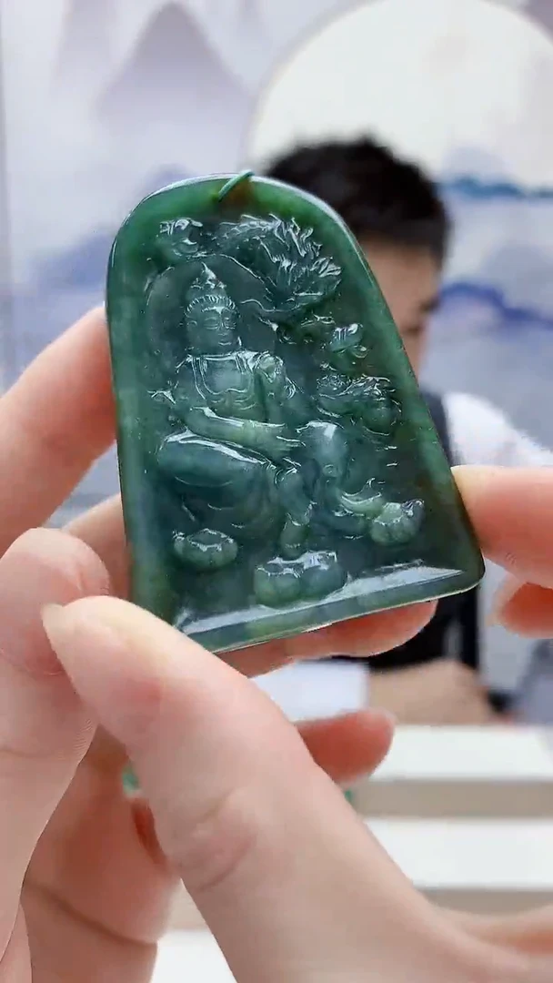 未镶嵌定制翡翠王**哥5176ry-毛货挂件