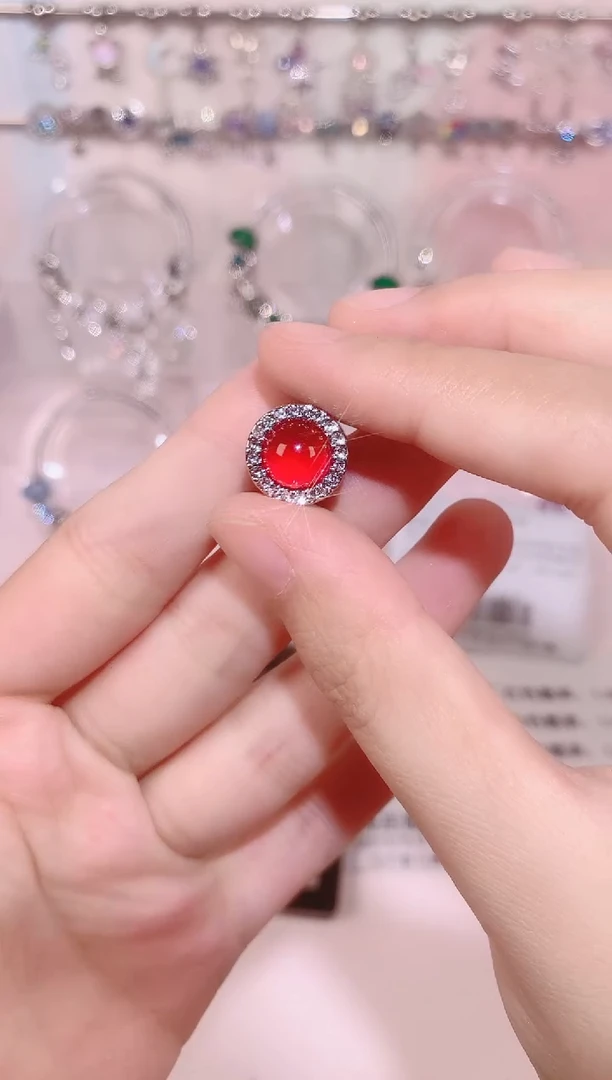 铜合金红色猫眼，3.9随单，单拍不发，要随单~