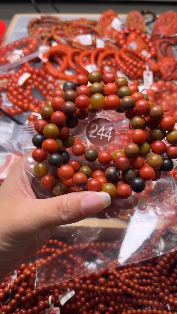 南红玛瑙未镶嵌珠宝奇石244-9+