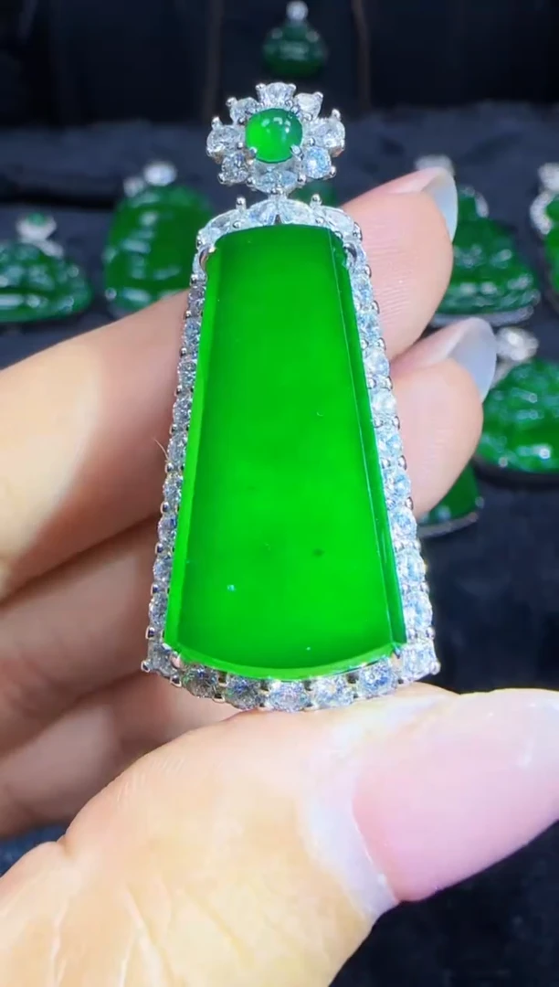 未镶嵌定制翡翠翡翠吊坠68