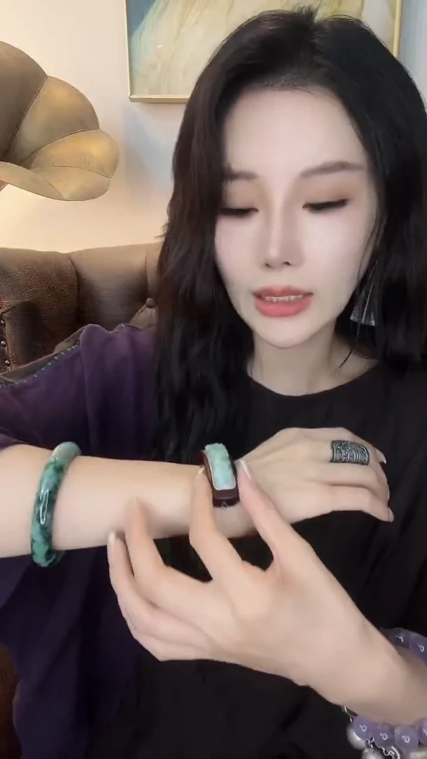 颈饰未镶嵌翡翠小***?翡翠E119