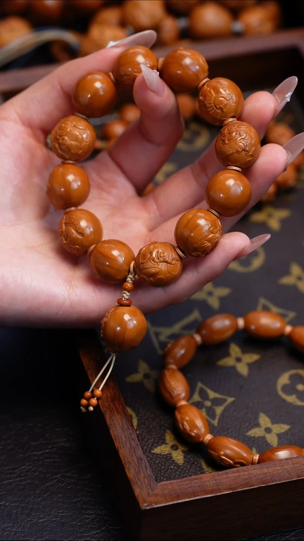 【闪购商品】橄榄核吊坠苏工橄榄核