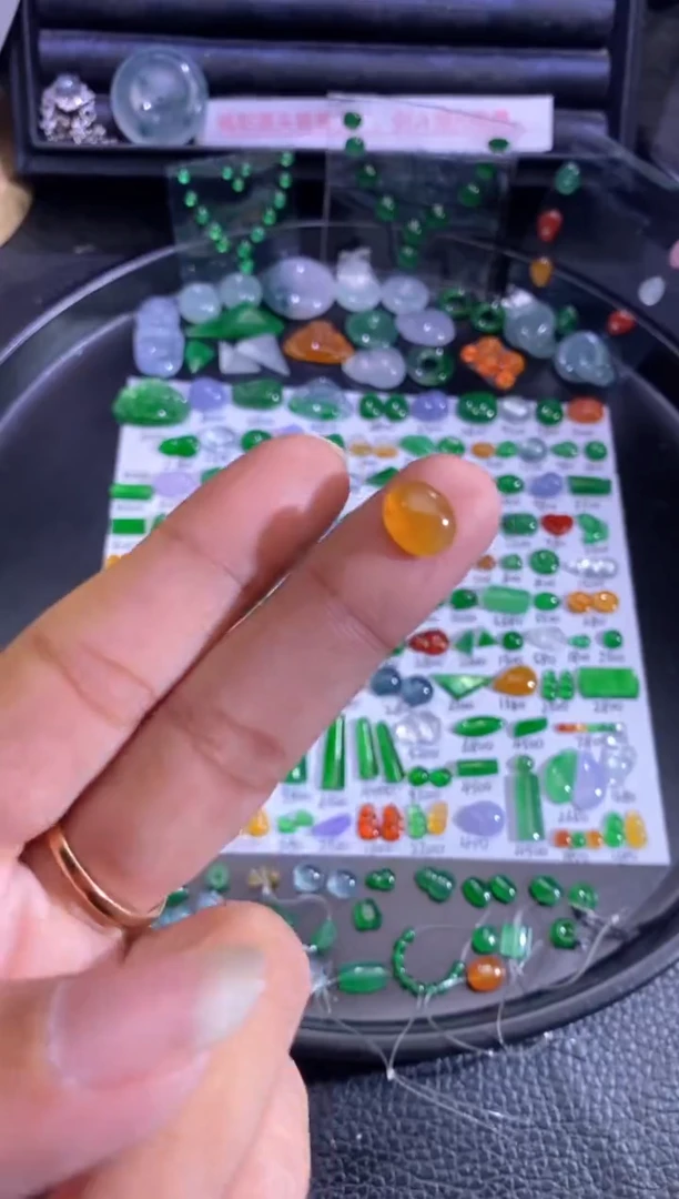 未镶嵌挂件翡翠蛋