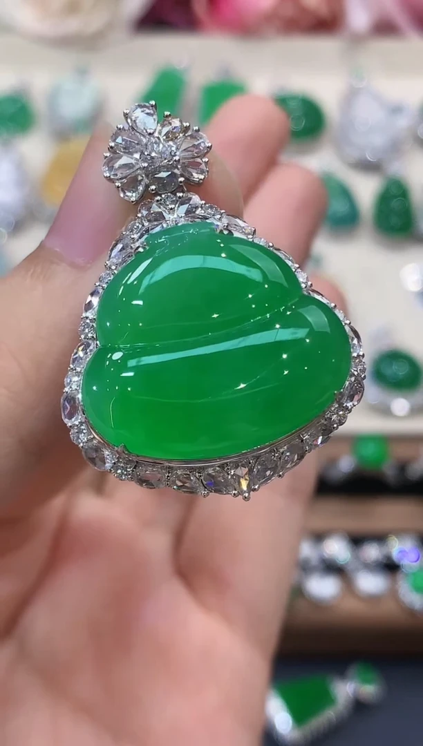 吊坠(不含链)18K金镶嵌翡翠?C166