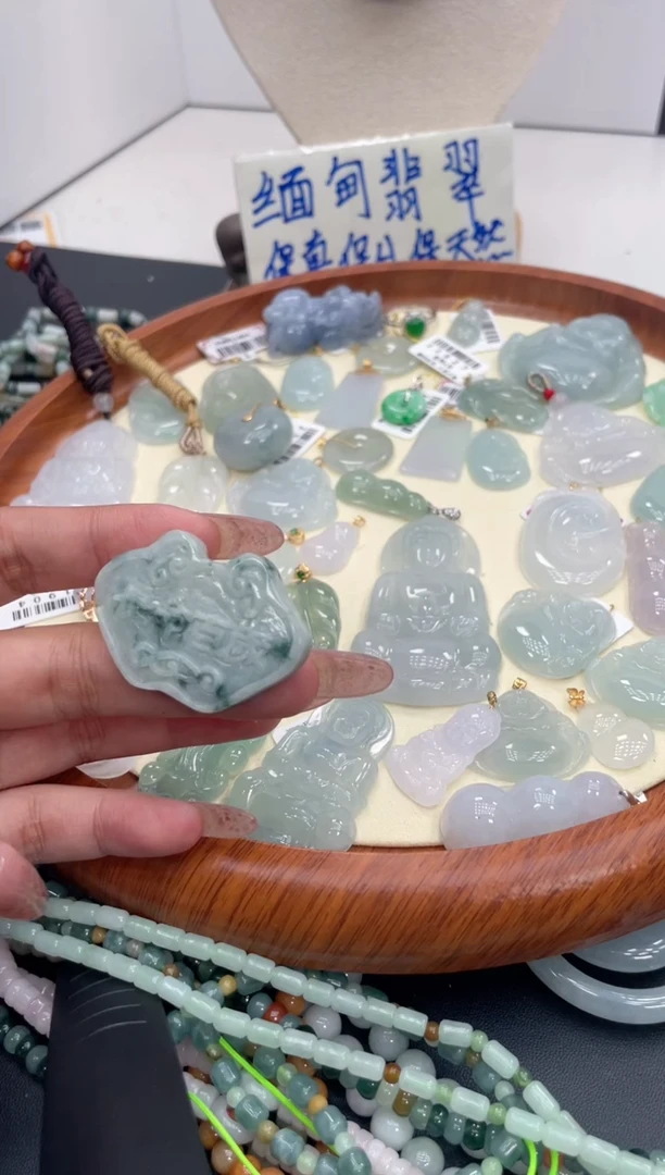 颈饰未镶嵌翡翠103