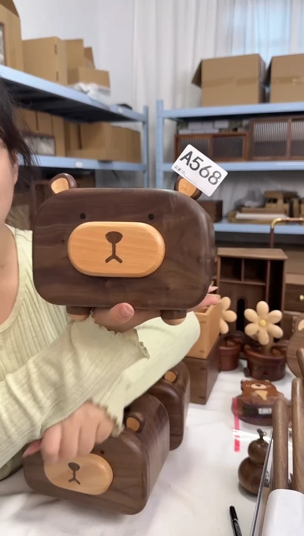 木568北美黑胡桃熊小签纸巾盒