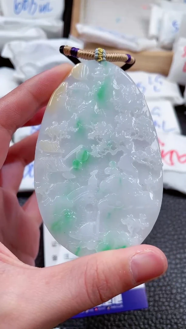 【闪购商品】翡翠颈饰未镶嵌00019807