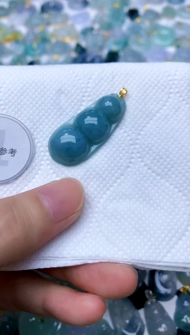 颈饰18K金镶嵌翡翠天然A货翡翠