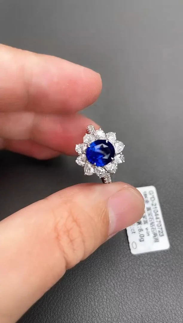 戒指蓝宝石18K金镶嵌2.22ct/皇家蓝/七天鉴赏