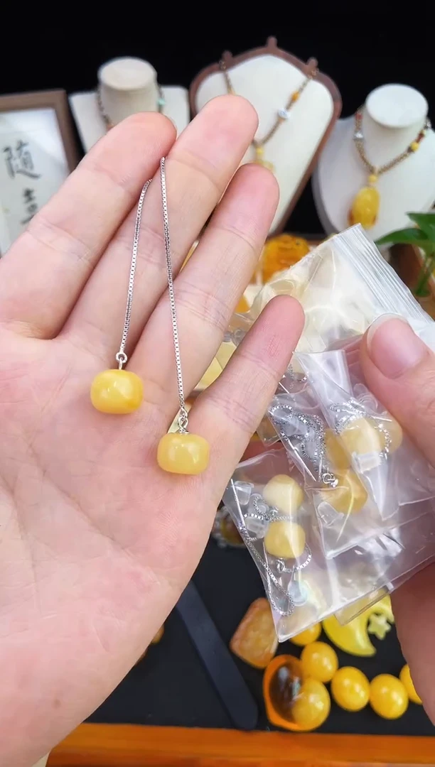 琥珀未镶嵌珠宝奇石多样性发其一