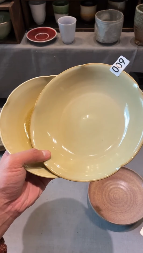 瓷片咸*七09  黄色花瓣盘2个（含一瑕）