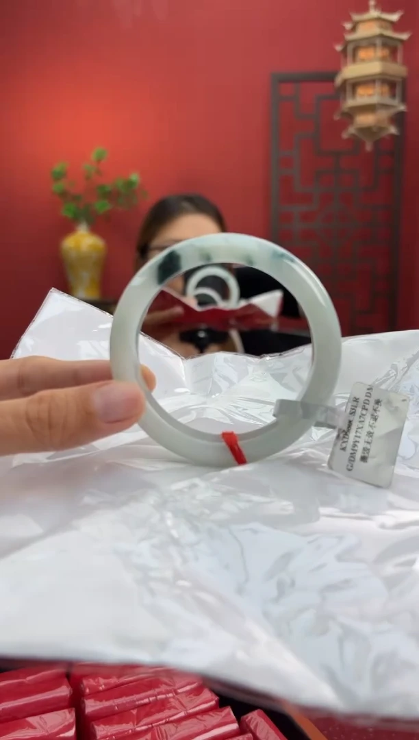 翡翠手镯未镶嵌8手镯