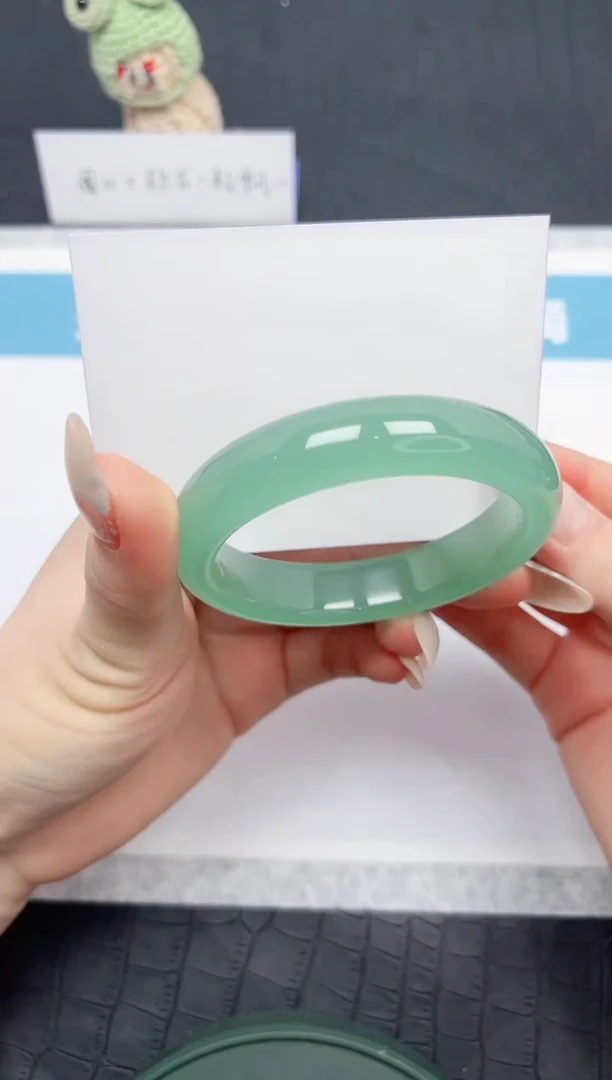 【闪购商品】石英质玉手镯未镶嵌18-56.3