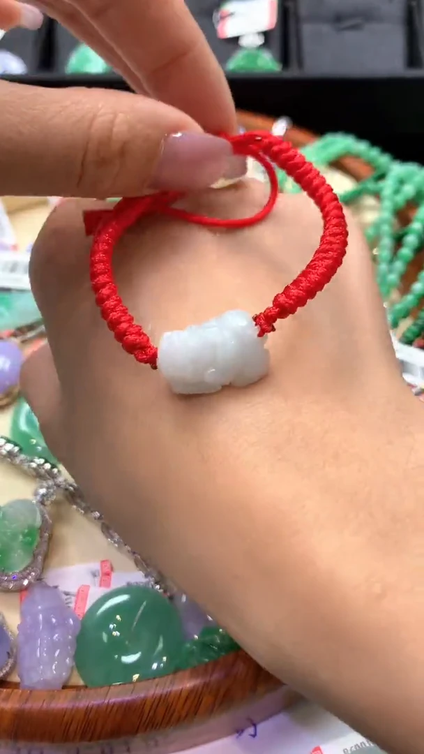 天然翡翠貔貅手绳有棉（多样性发货，发其一）没运费险