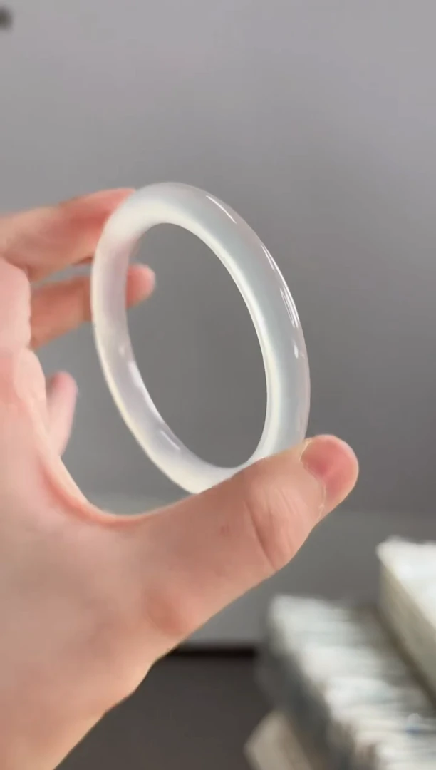 玛瑙/玉髓手镯未镶嵌57圈