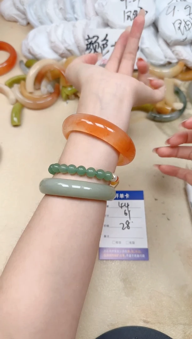 未镶嵌手镯石英质玉44/61
