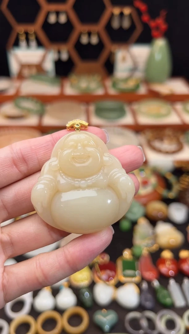 18K金镶嵌和田玉挂件精品