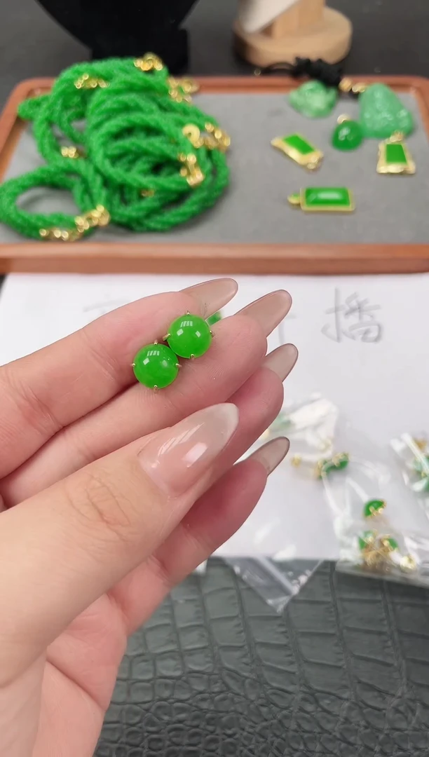 未镶嵌翡翠耳饰蛋面四爪耳钉